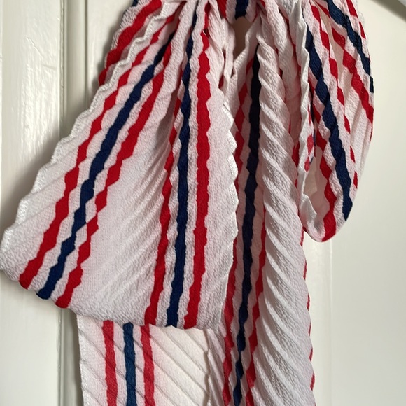 Very sporty, softly pleated, scarf, red, white and blue. 4” wide and 6’ long - Picture 2 of 3